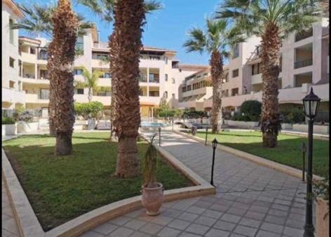 Queens Garden Walking Distance To The Beach Paphos Exterior foto
